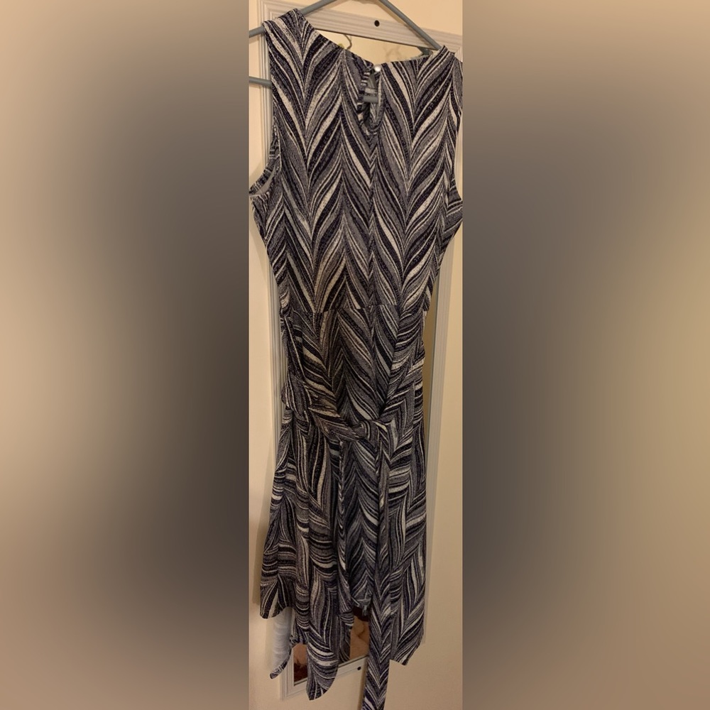 Violet b./size medium/ blue and white/handkerchief hem/sleeveless dress